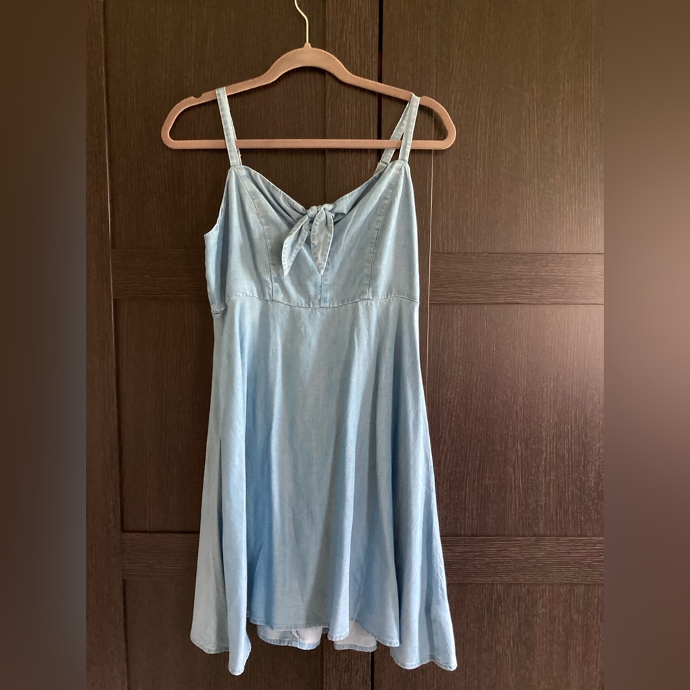 Old Navy Chambray Dress with bow detail